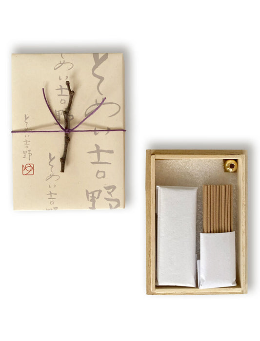 【桐箱入りお香】桜 桐箱／香立付き お香 お線香 桜 和 セット 40本入り