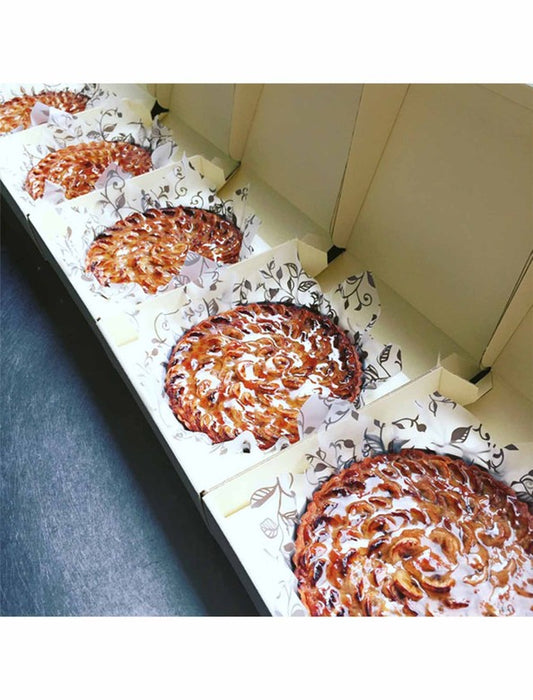 【お取り寄せ(送料込)】＜oeuf＞見た目も味も美しさにこだわった バナナのタルト(18cm）